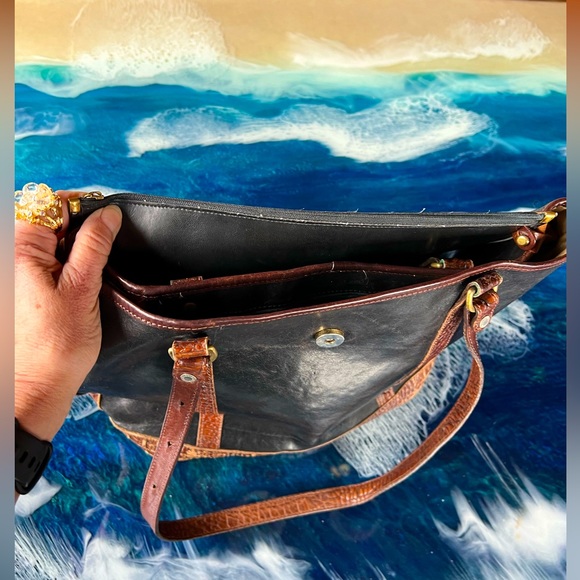 BUY or BUNDLE! Brahmin blk br trim 2 strap removable zip envelope center key fob - Picture 7 of 15